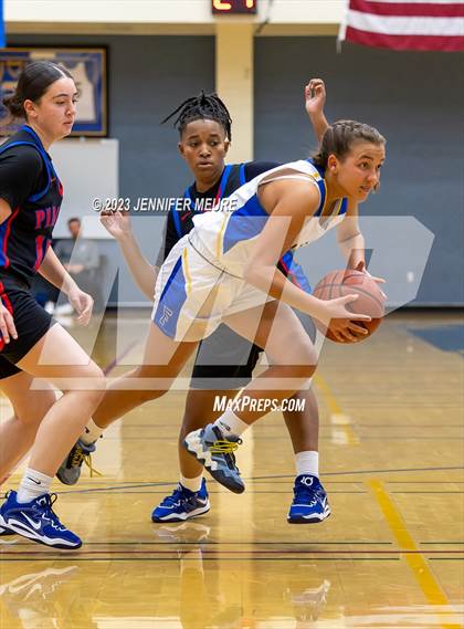 Thumbnail 2 in San Leandro vs. Foothill (Newark Optimist Club Holiday Classic) photogallery.