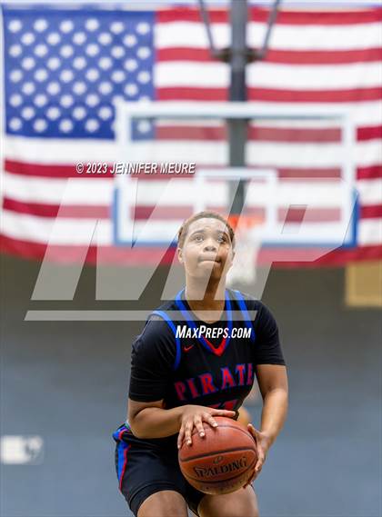 Thumbnail 1 in San Leandro vs. Foothill (Newark Optimist Club Holiday Classic) photogallery.