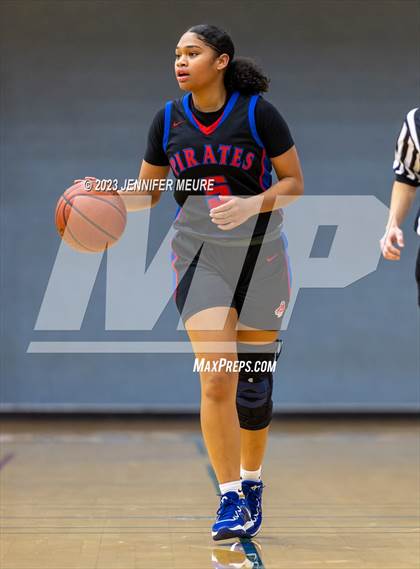 Thumbnail 1 in San Leandro vs. Foothill (Newark Optimist Club Holiday Classic) photogallery.