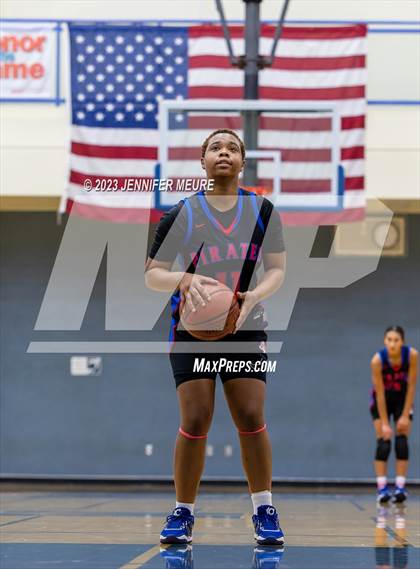 Thumbnail 3 in San Leandro vs. Foothill (Newark Optimist Club Holiday Classic) photogallery.