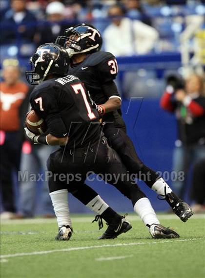 Thumbnail 2 in Trinity vs. Allen (Texas 5A D1 Region 1 Final) photogallery.