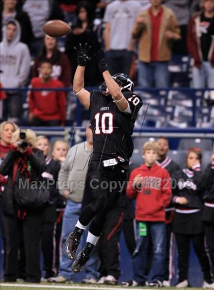 Thumbnail 1 in Trinity vs. Allen (Texas 5A D1 Region 1 Final) photogallery.