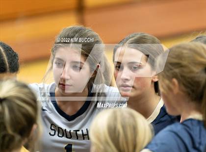 Thumbnail 3 in Utica Ford @ Grosse Pointe South photogallery.