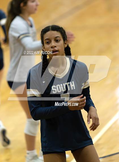 Thumbnail 3 in Utica Ford @ Grosse Pointe South photogallery.