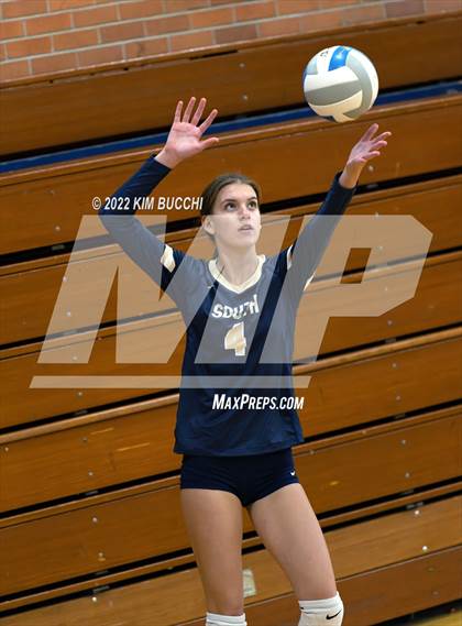 Thumbnail 3 in Utica Ford @ Grosse Pointe South photogallery.