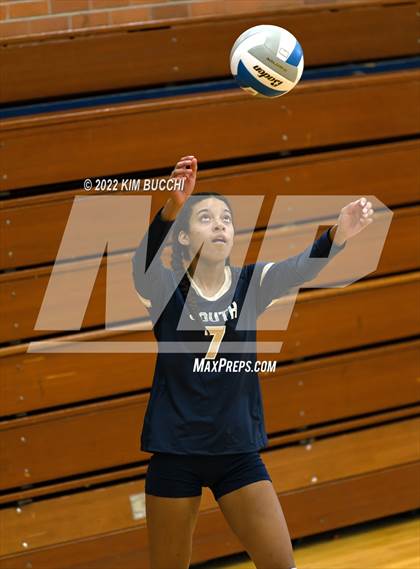 Thumbnail 2 in Utica Ford @ Grosse Pointe South photogallery.