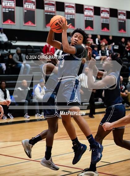 Thumbnail 2 in Georgetown vs Ben Lippen (CNHY Showcase) photogallery.