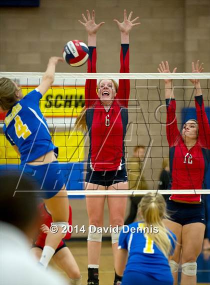 Thumbnail 3 in Bakersfield Christian vs. San Joaquin Memorial (CIF CS D3 Final) photogallery.