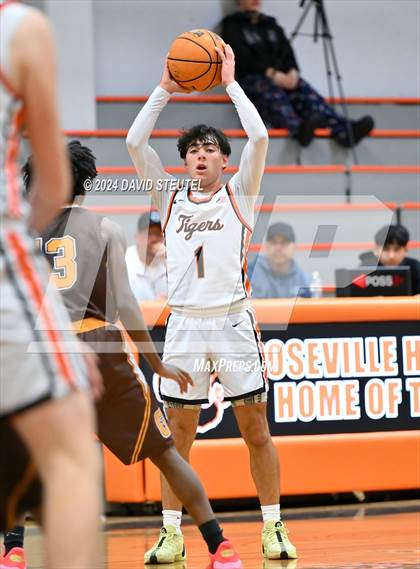 Thumbnail 2 in Gunderson @ Roseville (Tiger Classic) photogallery.