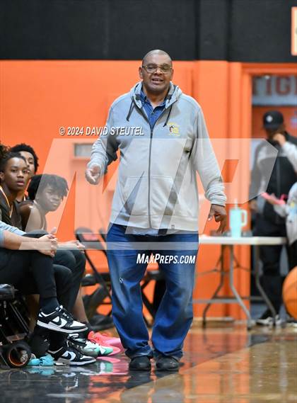 Thumbnail 2 in Gunderson @ Roseville (Tiger Classic) photogallery.