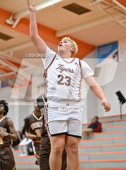 Thumbnail 1 in Gunderson @ Roseville (Tiger Classic) photogallery.