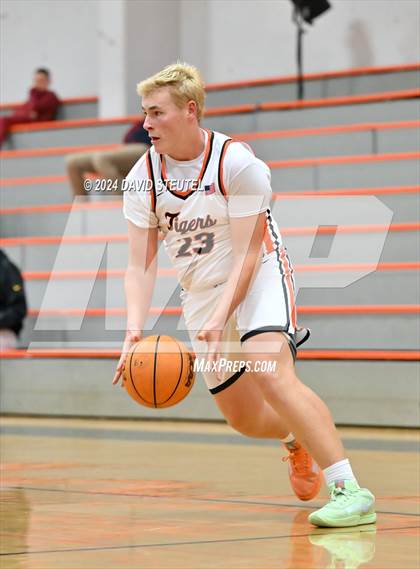 Thumbnail 3 in Gunderson @ Roseville (Tiger Classic) photogallery.