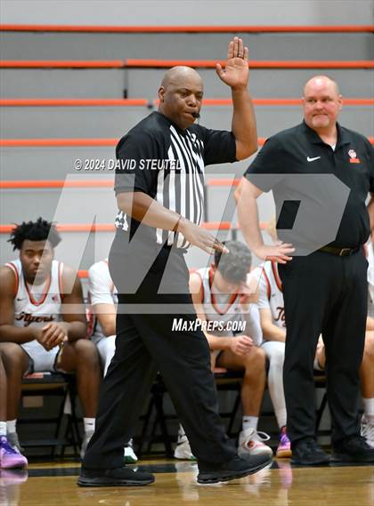 Thumbnail 1 in Gunderson @ Roseville (Tiger Classic) photogallery.