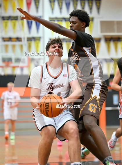 Thumbnail 2 in Gunderson @ Roseville (Tiger Classic) photogallery.