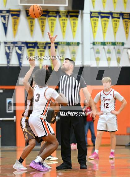Thumbnail 2 in Gunderson @ Roseville (Tiger Classic) photogallery.