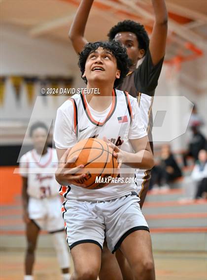 Thumbnail 1 in Gunderson @ Roseville (Tiger Classic) photogallery.