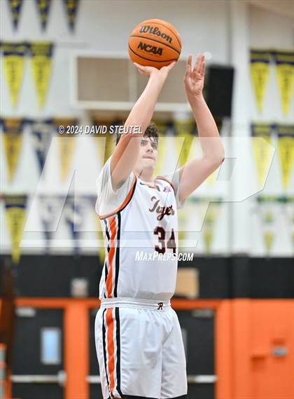 Thumbnail 2 in Gunderson @ Roseville (Tiger Classic) photogallery.