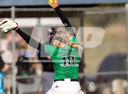 Thumbnail 2 in Skutt Catholic vs. Lincoln East photogallery.