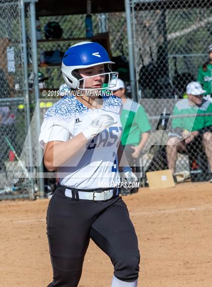 Thumbnail 2 in Skutt Catholic vs. Lincoln East photogallery.