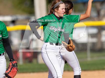 Thumbnail 3 in Skutt Catholic vs. Lincoln East photogallery.