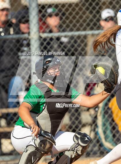 Thumbnail 2 in Skutt Catholic vs. Lincoln East photogallery.