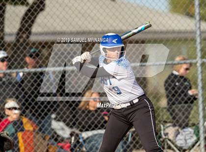 Thumbnail 3 in Skutt Catholic vs. Lincoln East photogallery.