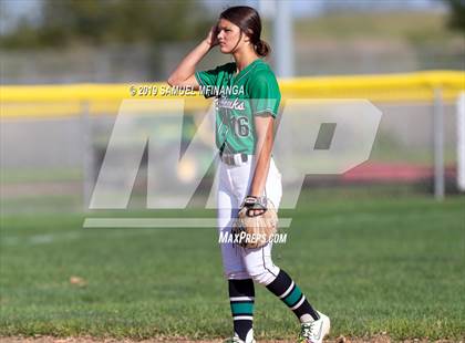 Thumbnail 2 in Skutt Catholic vs. Lincoln East photogallery.