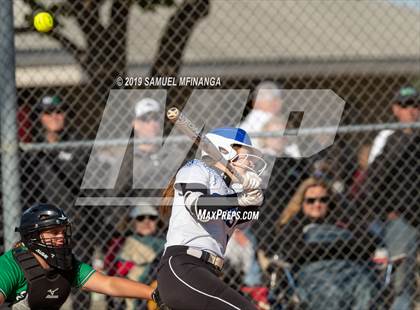 Thumbnail 3 in Skutt Catholic vs. Lincoln East photogallery.