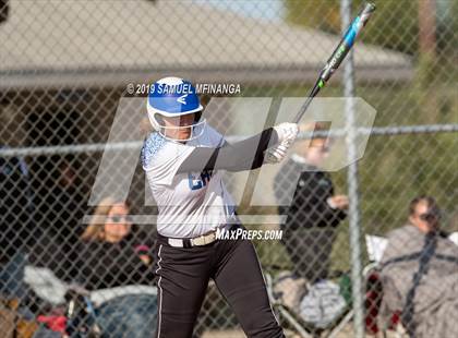 Thumbnail 3 in Skutt Catholic vs. Lincoln East photogallery.