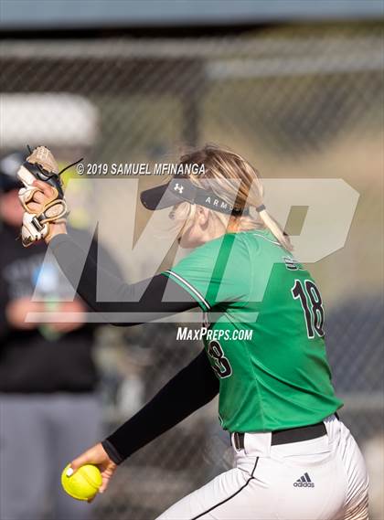 Thumbnail 1 in Skutt Catholic vs. Lincoln East photogallery.