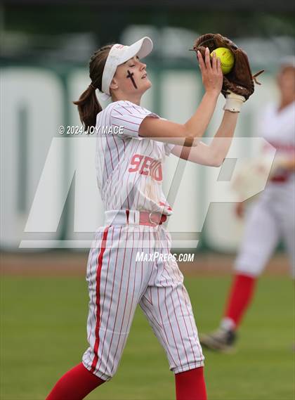 Thumbnail 3 in Sheridan vs Athens photogallery.
