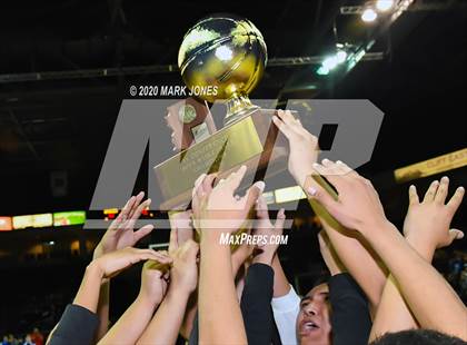 Thumbnail 2 in North Valley Christian Academy vs. Fort Thomas (AIA 1A State Final Awards) photogallery.