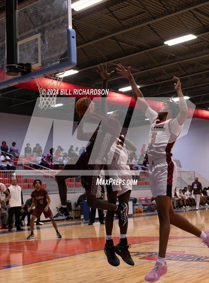 Thumbnail 3 in Lanier vs. Brandon (River City Classic Tournament) photogallery.
