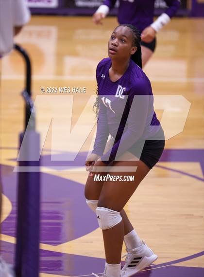 Thumbnail 1 in Arlington @ DeSoto Central photogallery.