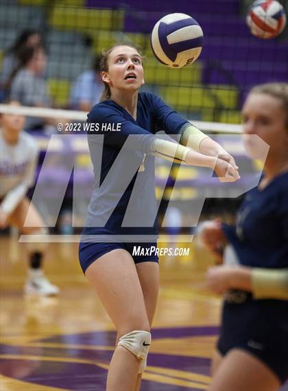 Thumbnail 1 in Arlington @ DeSoto Central photogallery.