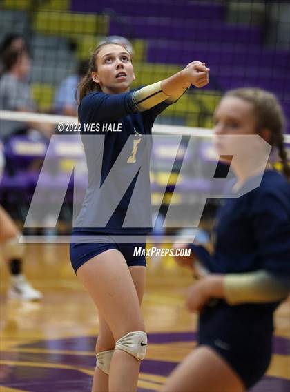 Thumbnail 2 in Arlington @ DeSoto Central photogallery.
