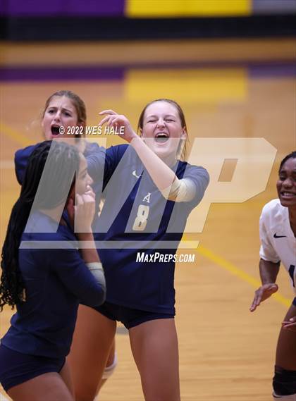 Thumbnail 1 in Arlington @ DeSoto Central photogallery.