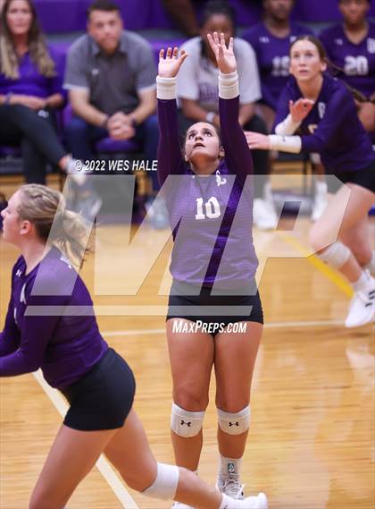 Thumbnail 1 in Arlington @ DeSoto Central photogallery.