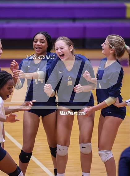 Thumbnail 3 in Arlington @ DeSoto Central photogallery.