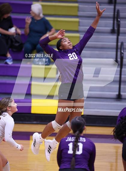 Thumbnail 3 in Arlington @ DeSoto Central photogallery.