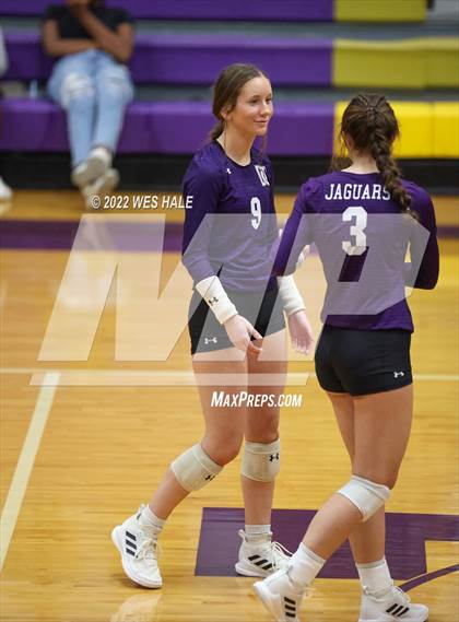 Thumbnail 1 in Arlington @ DeSoto Central photogallery.