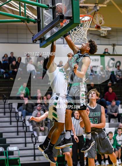 Thumbnail 1 in Rock Falls vs. Geneseo photogallery.