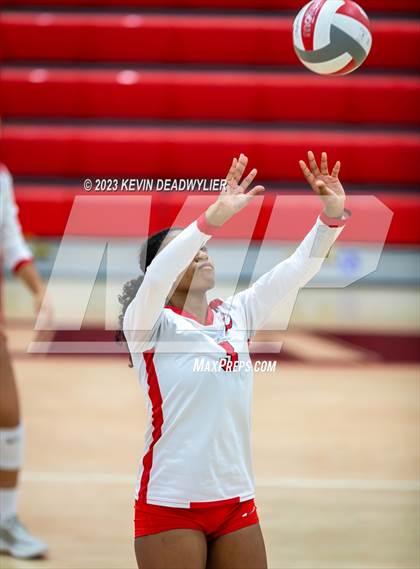 Thumbnail 2 in Mission Hills @ Cleveland (CIF State Division 4 Round 2) photogallery.