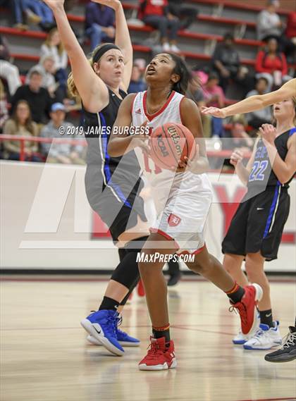Thumbnail 3 in Girls Prep @ Baylor photogallery.
