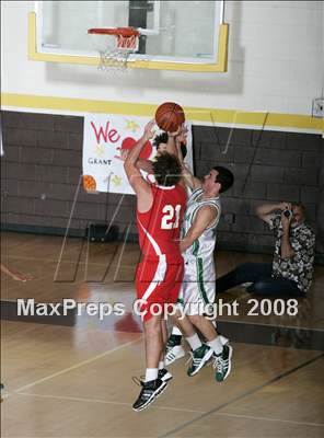 Thumbnail 3 in La Jolla vs. St. Joseph (MaxPreps Holiday Classic) photogallery.