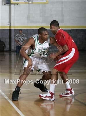Thumbnail 2 in La Jolla vs. St. Joseph (MaxPreps Holiday Classic) photogallery.