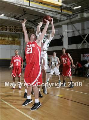 Thumbnail 3 in La Jolla vs. St. Joseph (MaxPreps Holiday Classic) photogallery.