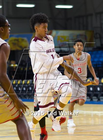 Thumbnail 3 in Patterson vs. Santa Cruz photogallery.