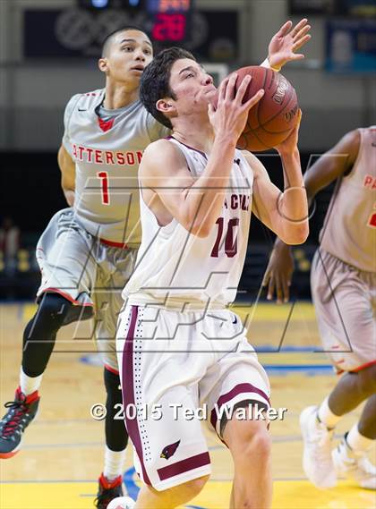 Thumbnail 3 in Patterson vs. Santa Cruz photogallery.