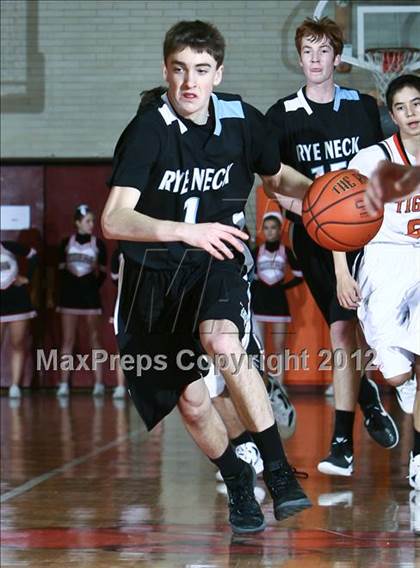 Thumbnail 1 in Rye Neck vs Mamaroneck (Mamaroneck Tiger Tournament) photogallery.
